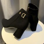 Pointed suede thick heel short boots - Image 3