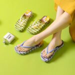 Letter Chile cute thick-soled graffiti beach flip-flops - Image 5