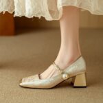 French light luxury embossed silk mid-heel shoes - Image 3