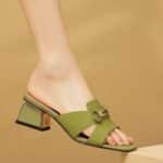 Versatile net celebrity medium high heel thick heel flip flops