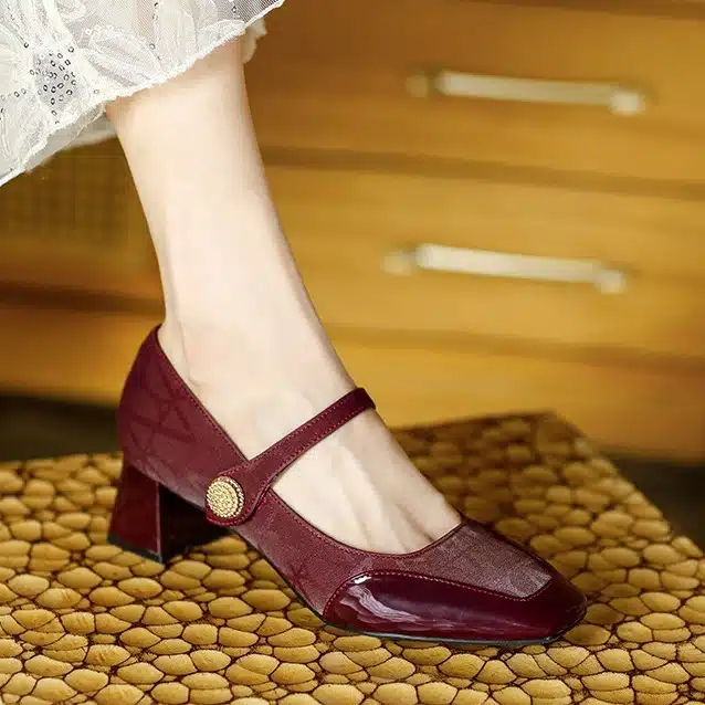 O1CN01apOPM11lExLf51vkl_!!2217995074788-0-cib French square toe shallow mouth Mary Jane fairy style - Image 1