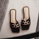 Buckle chain flat-bottomed beach sandals for women - Image 3