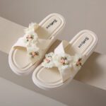 Fashionable flower dissolving thick bottom cross sandals - Image 2