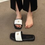 Small Chanel style flat slippers for women - Image 5