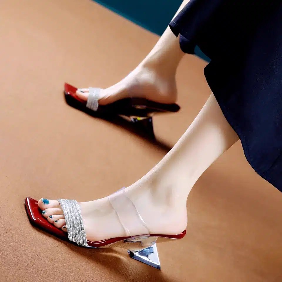 O1CN01XodjUt1LaJrnB2jaZ_!!931051315.jpg_ Chunky heel sandals for women to wear outside - Image 1