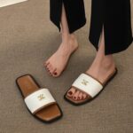 Small Chanel style flat slippers for women - Image 3