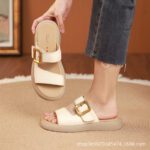 Comfortable thick-soled beach sandals for women - Image 4