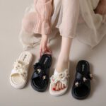Fashionable flower dissolving thick bottom cross sandals