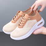 Soft-soled sports shoes for women